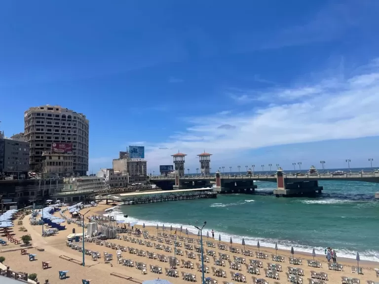أجواء ربيعية.. اعتدال في درجات الحرارة واستقرار حالة الطقس بالإسكندرية