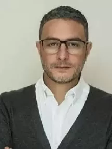 أحمد الفيشاوي مشوقا جمهوره: عودة إلى موقع التصوير.. فيلم جديد