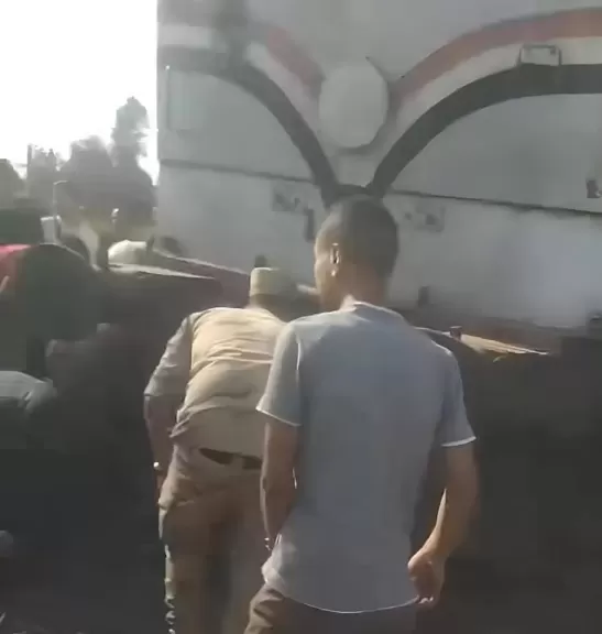 نجاة شاب في المنوفية من الموت أثناء عبوره شريط السكة الحديد من معبر غير شرعي بدراجته النارية