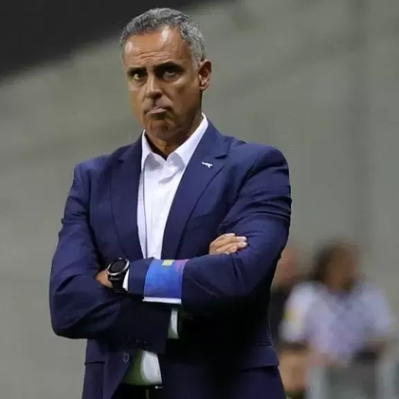 جوميز يشكو الزمالك للفيفا بسبب مستحقاته المتأخرة