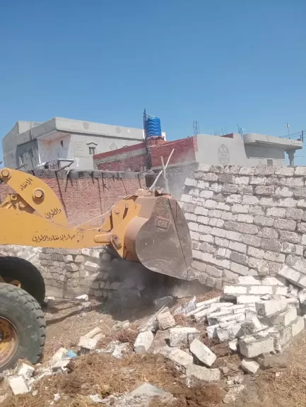 ضربات حاسمة للمخالفين في الموجة 26 لإزالة التعديات ببورسعيد: إزالة 8 حالات على 2450 مترًا بالجنوب الأخضر والقناة