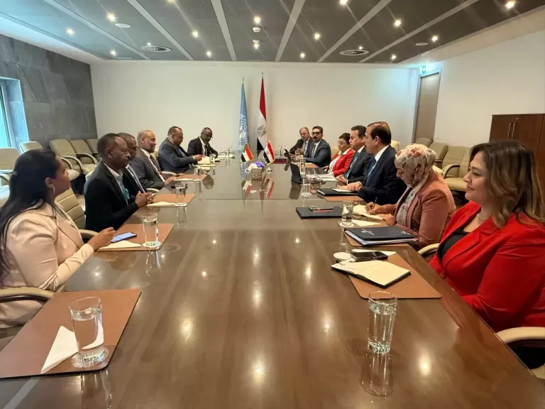 وزير الصحة يلتقي نظيره السوداني لبحث أوجه التعاون المشترك