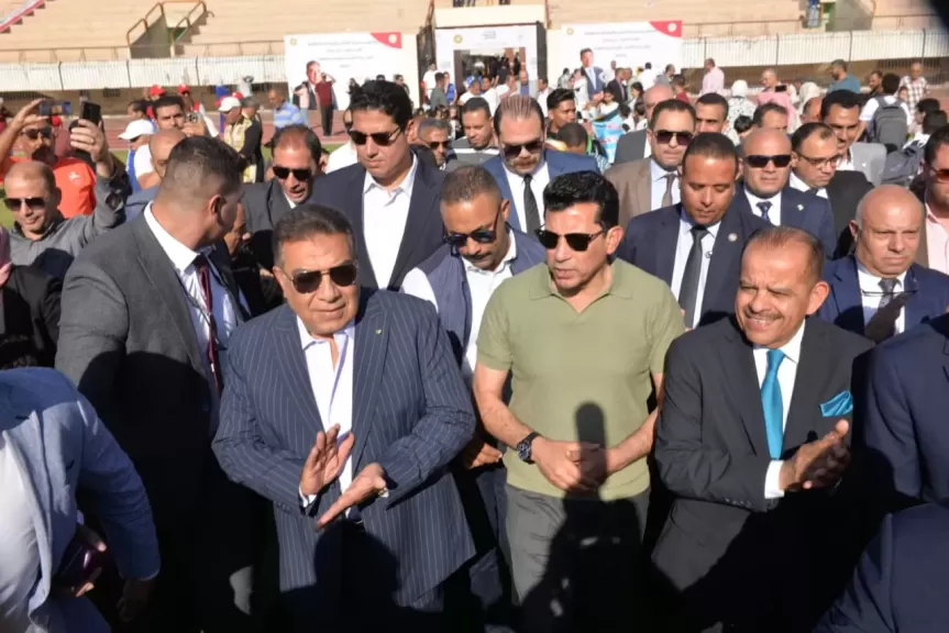 محافظ الدقهليه ووزير الشباب والرياضة يفتتحان المرحلة الأولى لتطوير ملعب استاد المنصورة بتكلفة إجمالية 152 مليون جنيه