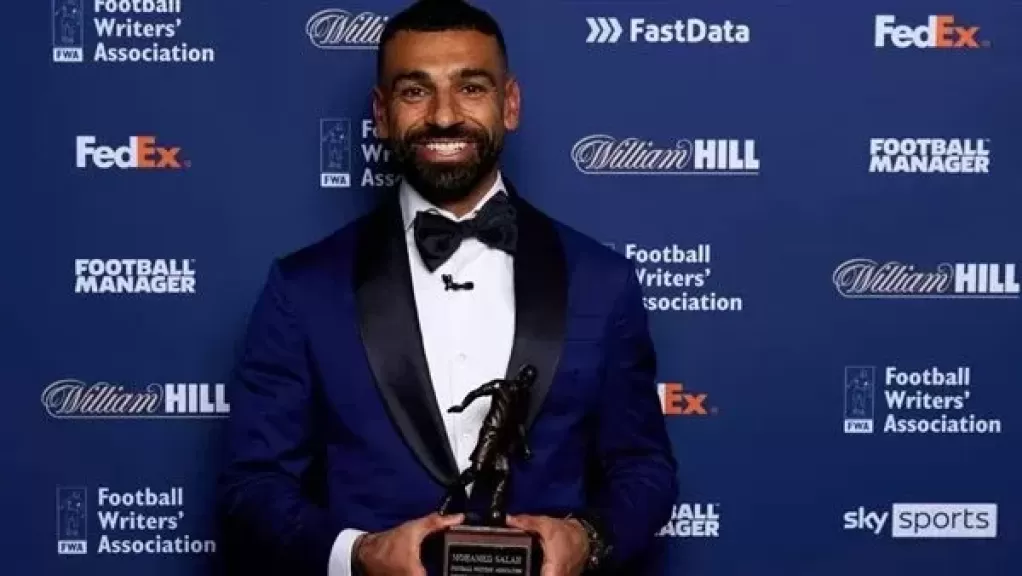ذا صن: محمد صلاح يطرق أبواب الذهب.. وهو الملك المصري بلا منازع