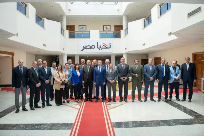وزارة الإنتاج الحربى تنظم زيارة للجنة الصناعة بمجلس النواب لمصنع إنتاج وإصلاح المدرعات.. صور