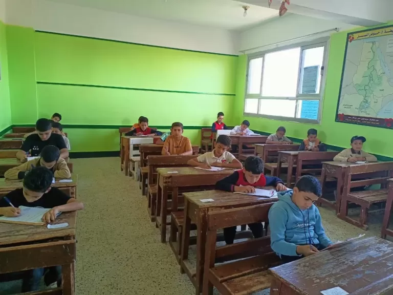 طلاب الدقهلية يواصلون أداء امتحانات النقل