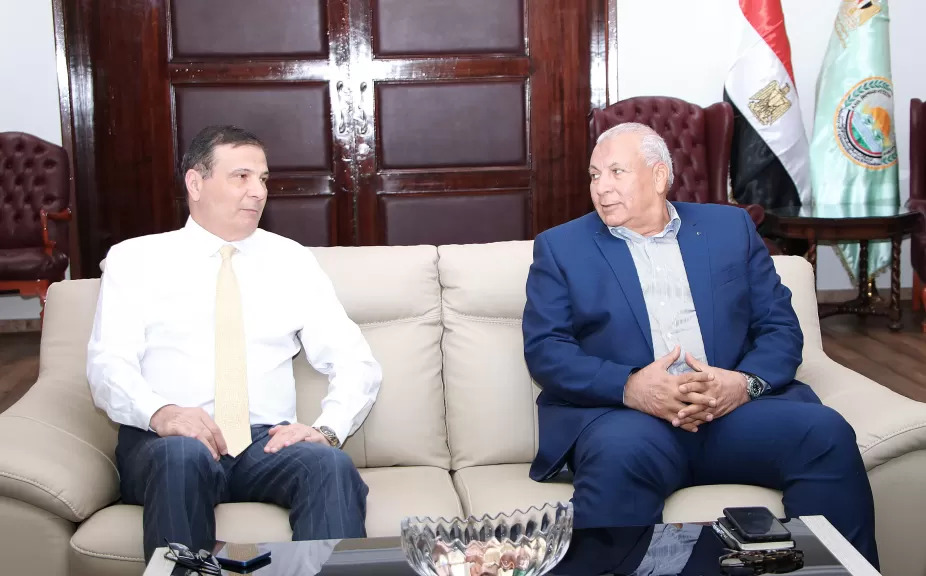 لدعم المزارعين وتعزيز مشروعات الإنتاج.. وزير الزراعة يبحث مع محافظ الوادي الجديد ملفات التعاون المشترك