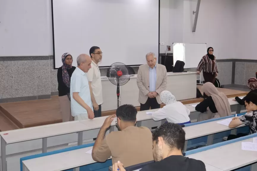 نائب رئيس جامعة حلوان الأهلية يتابع سير اختبارات نهاية العام...صور
