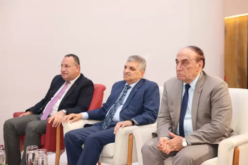 الفريق أسامة ربيع: ”الأوضاع الأمنية بمنطقة البحر الأحمر باتت مواتية لعودة السفن تدريجياً للإبحار بقناة السويس”