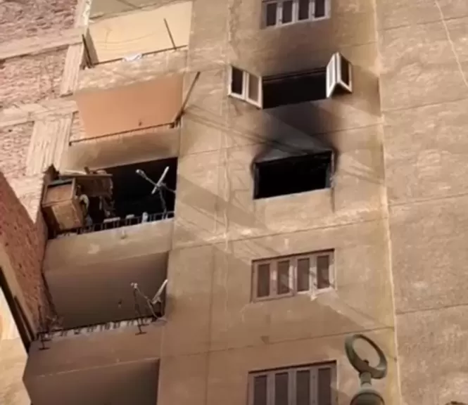 حريق شقة سكنية يتسبب في قفز صاحبها من الشرفة ومصرعه ببنها