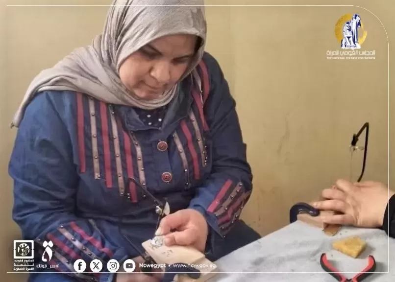المجلس القومي للمرأة يدرّب سيدات الدقهلية على تشكيل النحاس لدعم التمكين الاقتصادي