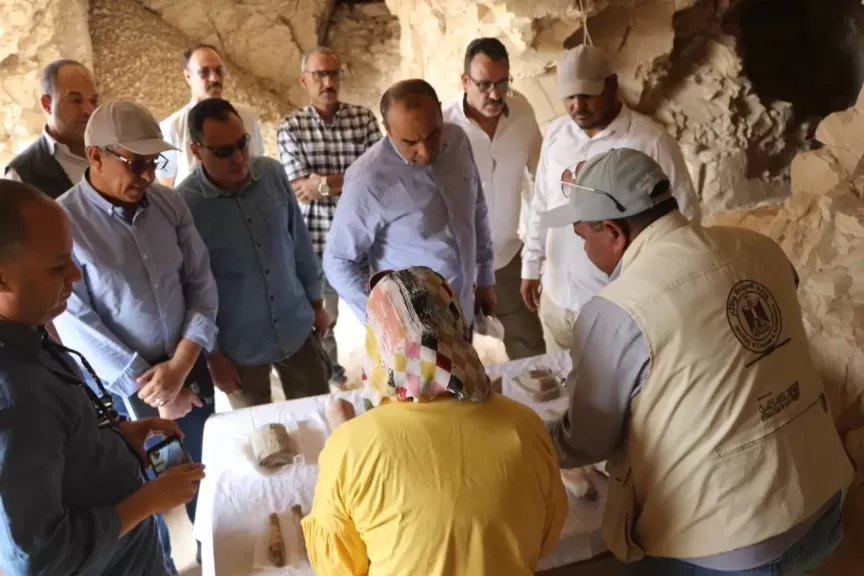 الكشف عن ثلاث مقابر جديدة لكبار رجال الدولة بمنطقة ذراع أبو النجا بالأقصر من عصر الدولة الحديثة