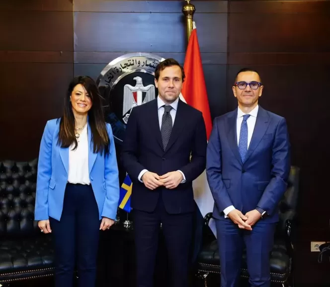 وزيرة التخطيط ووزير التجارة الخارجية برفقة وزير التجارة الدولية السويدي