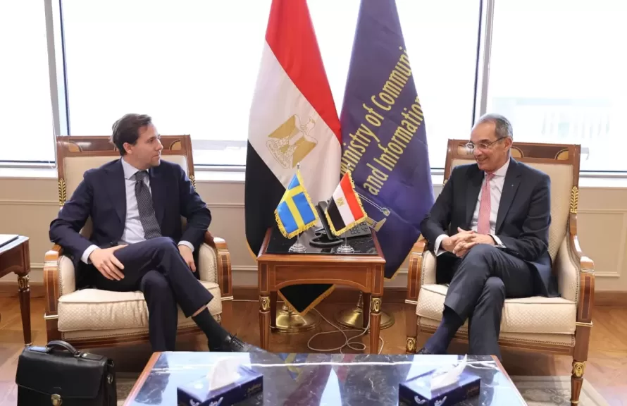 وزير الاتصالات يبحث مع وزير التجارة الخارجية والتعاون السويدى فتح آفاق جديدة للتعاون