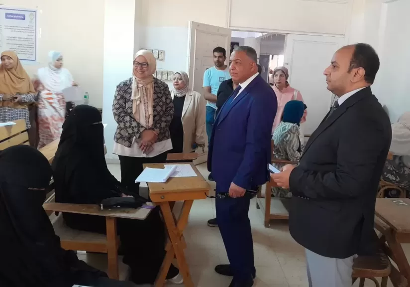 نائب رئيس جامعة الأزهر يتفقد لجان امتحانات الفصل الدراسي الثاني