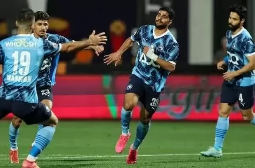 بيراميدز يتقدم على سيراميكا 2-1 ويخسر جهود محمد حمدي للطرد فى الشوط الأول