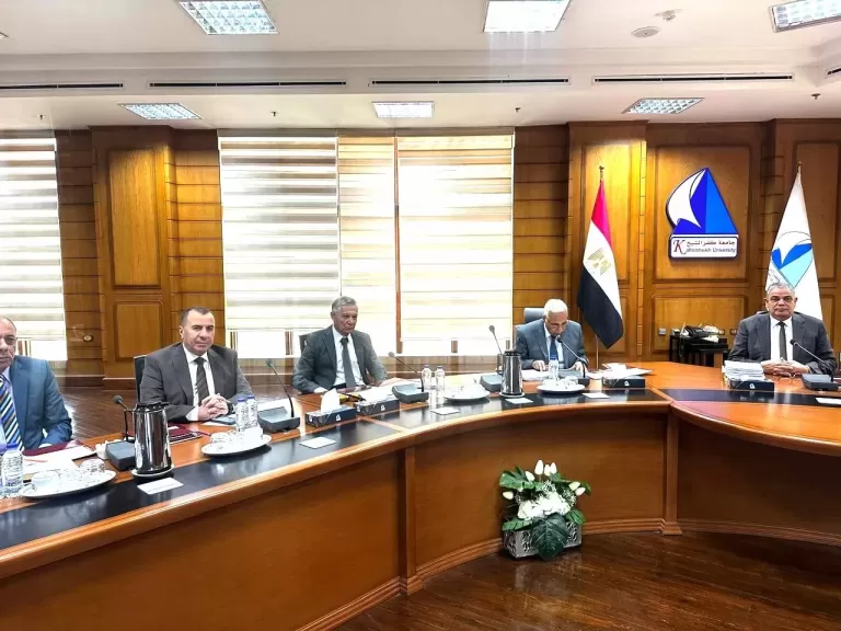 رئيس جامعة كفر الشيخ يترأس لجنة اختيار عميد كليتي الحقوق والطب البيطري بالجامعة