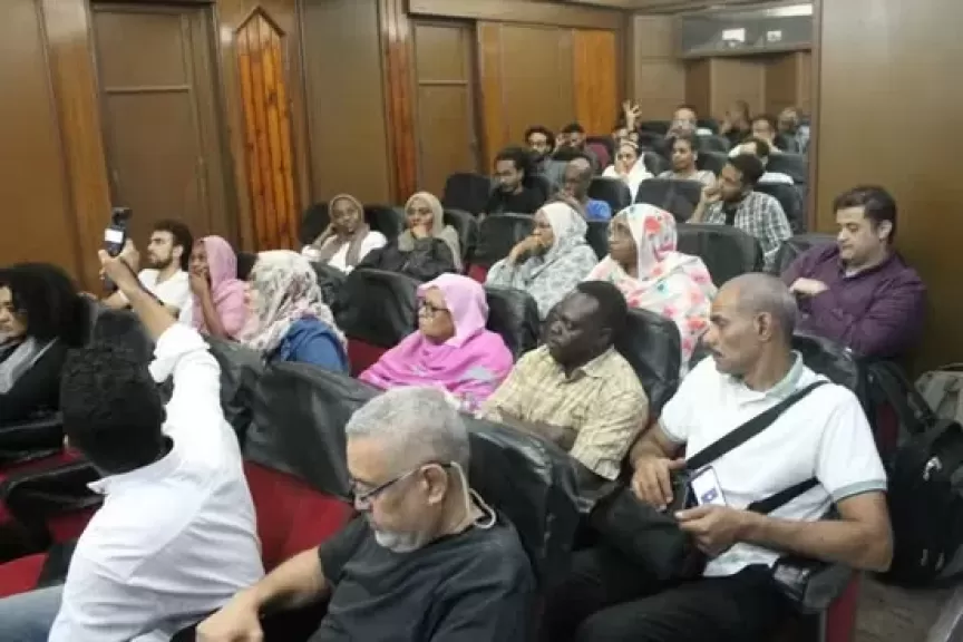 حضور كبير في عرض وندوة فيلمي ”طنين” و”فرقة الأمل” بمركز الثقافة السينمائية