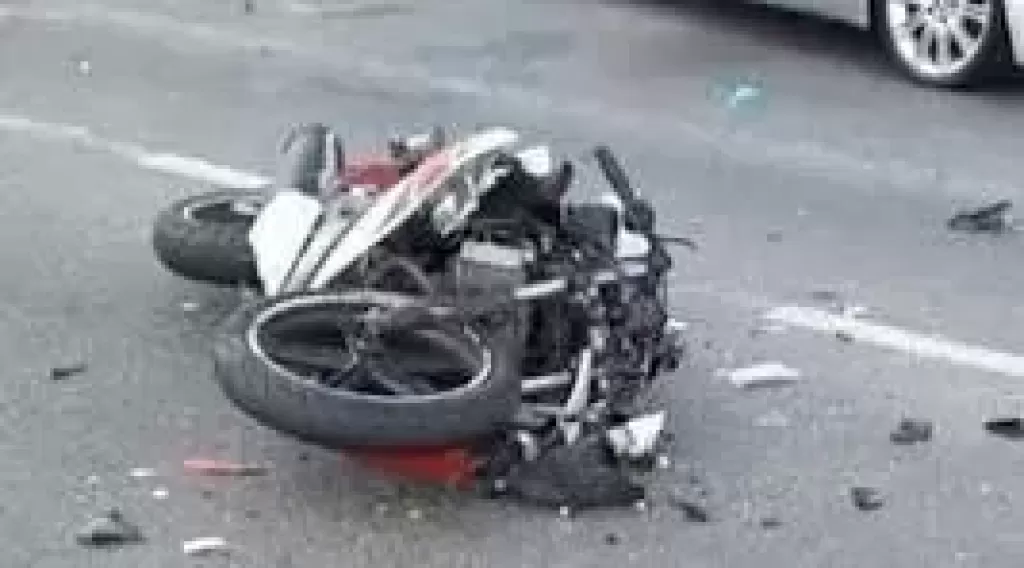إصابة 3 شباب في حادث انقلاب دراجه ناريه بالفيوم