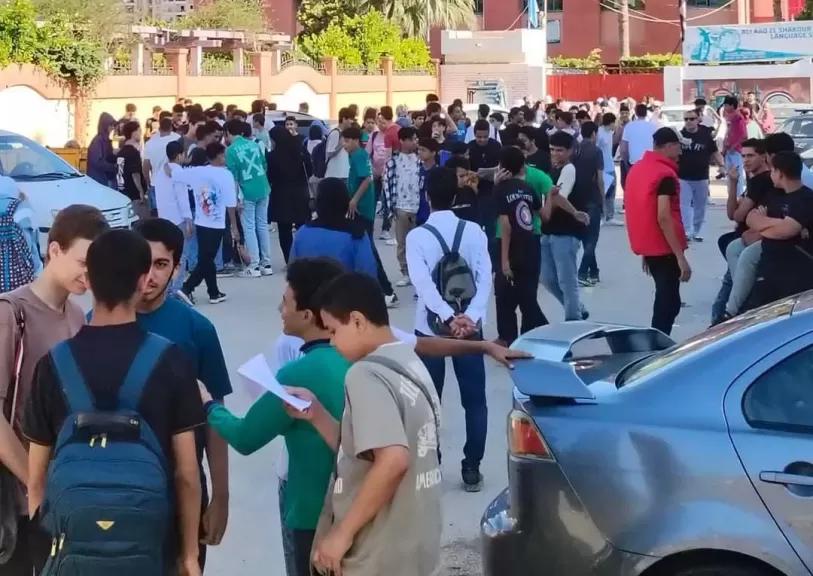 ضبط 13 هاتفًا وإحالة ملاحظ للتحقيق خلال امتحانات الشهادة الإعدادية بكفر الشيخ