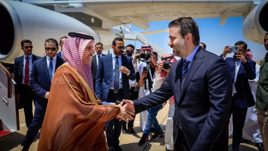 وزير الخارجية السعودي على رأس وفد اقتصادي رفيع المستوى يصل إلى دمشق لبحث سبل العمل المشترك ودعم الاقتصاد السوري