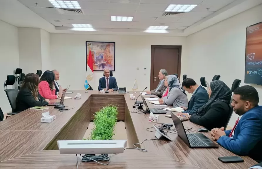 نائب وزير الإسكان يستقبل بعثة البنك الدولي لمتابعة المرحلة الثانية من برنامج خدمات الصرف الصحي بالمناطق الريفية بـ6 محافظات
