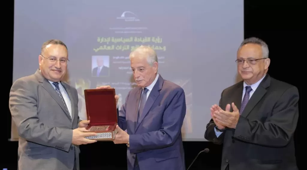 اللواء أركان حرب د. خالد فودة يحاضر في مكتبة الإسكندرية