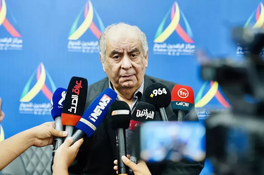 الجزيرة تقاضي يوسف زيدان!.. بسبب رفضه تعديل نص رواية ”محال”