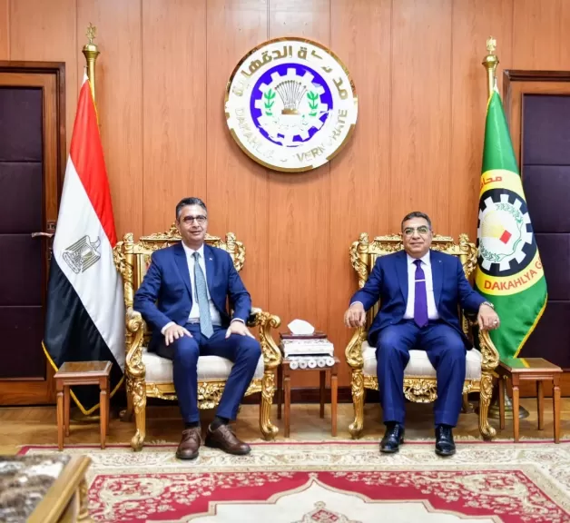 محافظ الدقهلية يستقبل وزير التموين بمكتبه في مستهل زيارته لعدد من المشروعات