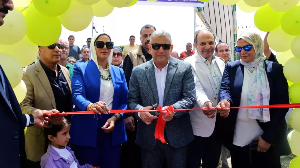 محافظ الإسماعيلية يفتتح ”سوق اليوم الواحد” في نسخته التاسعة
