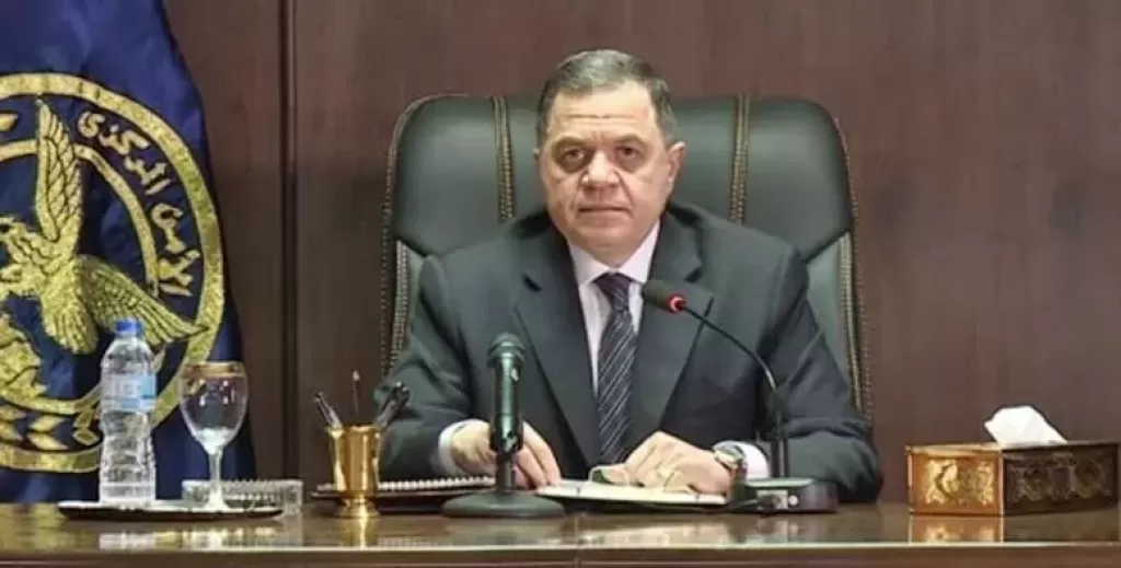 وزير الداخلية يهنئ الرئيس السيسي بمناسبة عيد الأضحي: نستلهم العطاء والفداء