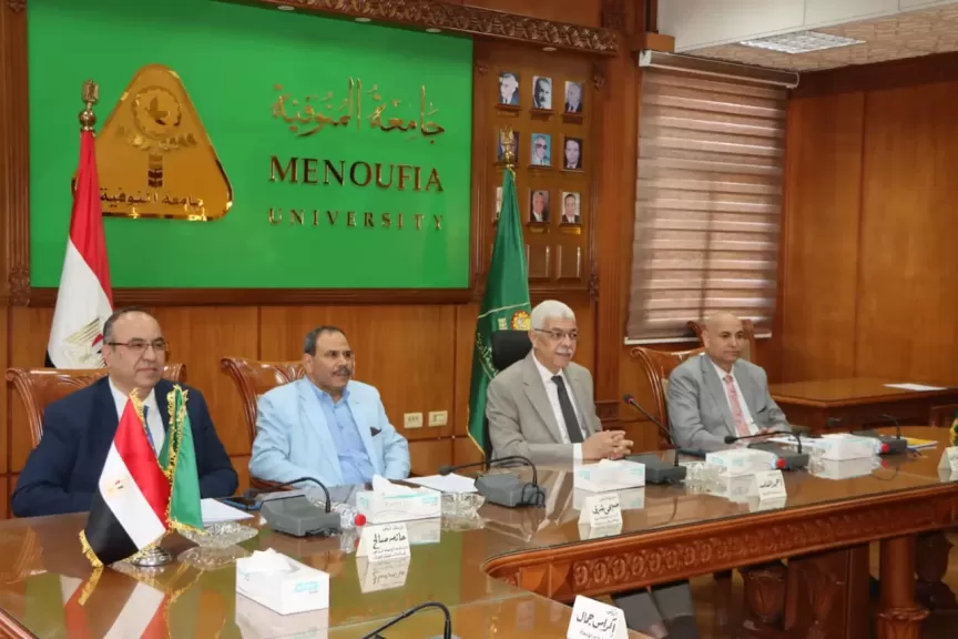 رئيس جامعة المنوفية يتراس اجتماع لجنة التدويل