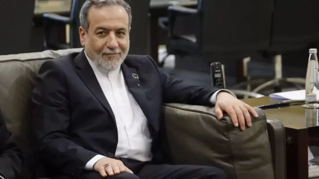وزير الخارجية الايراني ردا علي ترامب :  استمرار تخصيب اليورانيوم داخل إيران خط أحمر