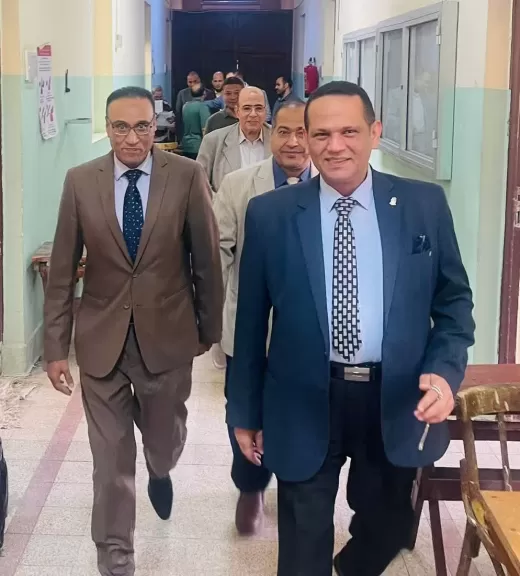 نائب رئيس جامعة الأزهر يتفقد امتحانات كليات الجامعة بالدَّراسة ويشيد بانضباط العمل داخل الجان