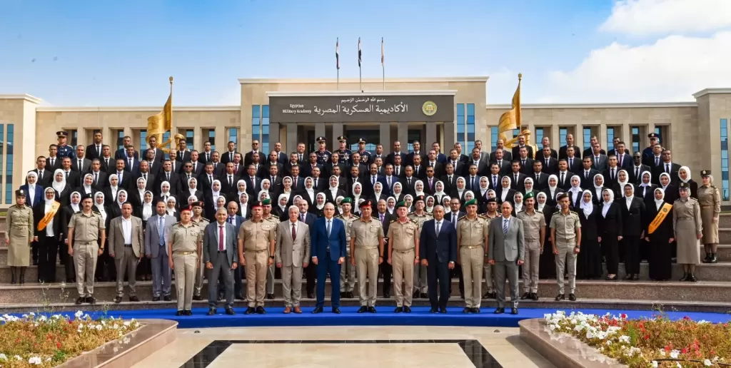الأكاديمية العسكرية المصرية تحتفل بتخرج دورتين تدريبيتين لمهندسى وزارة الري ومهندسي المركز الوطنى لتخطيط إستخدامات أراضى الدولة