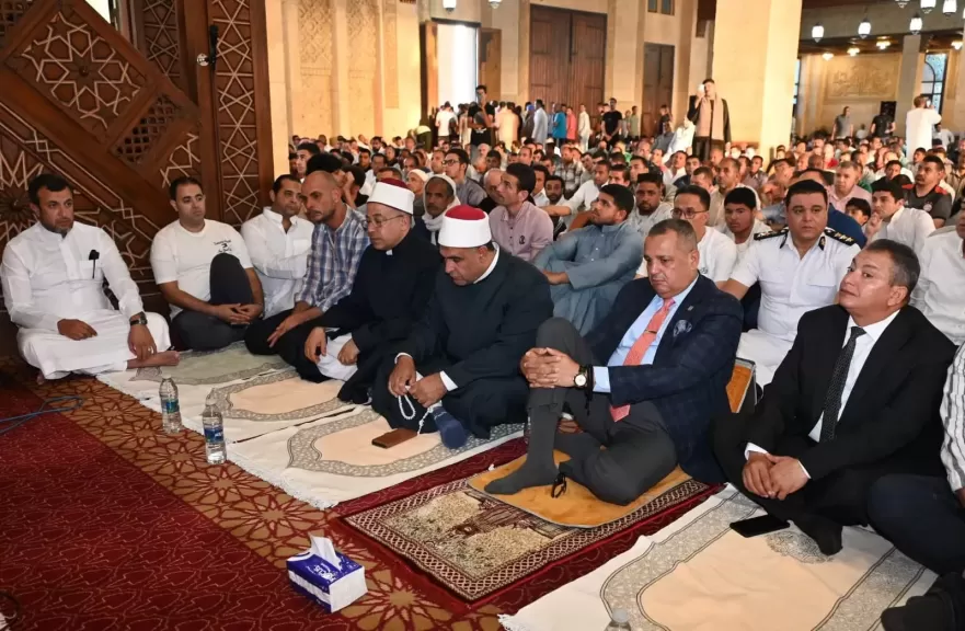 توافد آلاف المصلين بمسجد المصطفى بشرم الشيخ لأداء صلاة عيد الأضحى المبارك