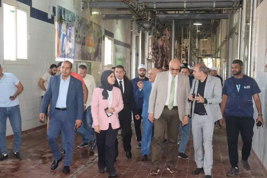 محافظ القليوبية يتفقد مجزر شبرا شهاب الآلي بالقناطر الخيرية.. لمُتابعة سير العمل وإنتظام إستقبال الأضاحي