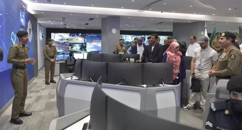 الداخلية السعودية تنظم جولة للوفود الإعلامية لمركز عمليات الحج