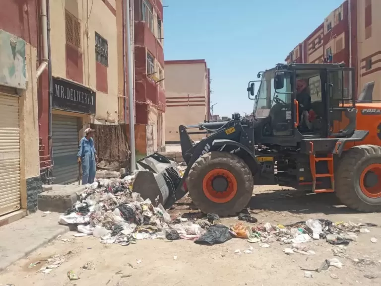 حملة مكثفة للنظافة ورفع الإشغالات بمساكن الإيمان 1 و2 بحي الأربعين
