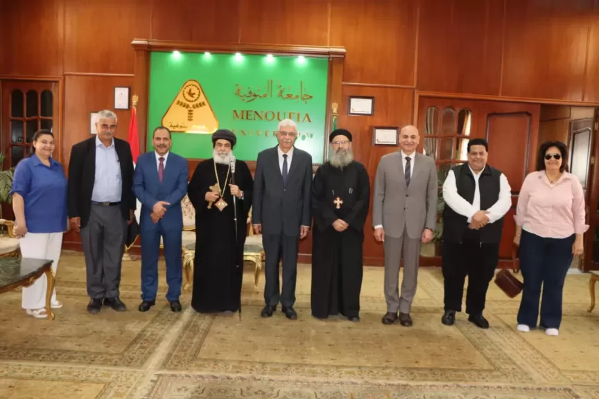 رئيس جامعة المنوفية يستقبل الأنبا بنيامين مطران المنوفية للتهنئة بعيد الأضحى المبارك