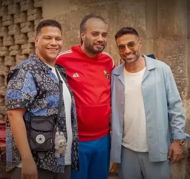 جمعت أبطال العمل... منصة شاهد تكشف عن صور جديدة من كواليس ” أبن النادى”