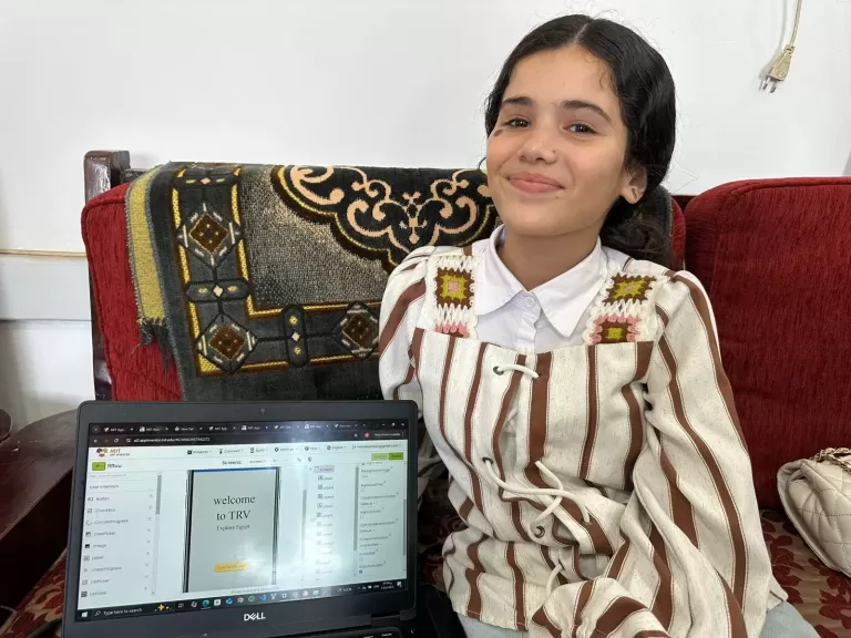 الطالبة ”ملك علاء” تطلق تطبيق ”UBC” للكتب و”TRV” للسياحة الذكية بمساعدة الذكاء الاصطناعي