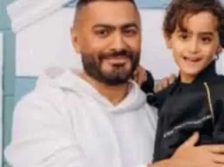 مصطفي قمر داعما تامر حسنى فى أزمة نجله الصحية ” قلبي معاك ياتامر”