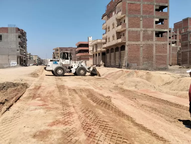 استمرار أعمال تطوير مصرف الزهار بقطور بطول 750 مترًا ضمن خطة تحسين البنية التحتية بالغربية