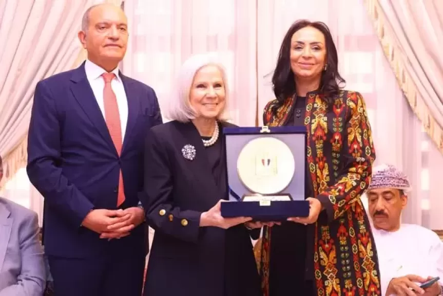 وزيرة التضامن الاجتماعي تكرم السفيرة هيفاء أبو غزالة تقديرًا لجهودها خلال فترة ولايتها لقطاع الشؤون الاجتماعية بالأمانة العامة لجامعة الدول العربية