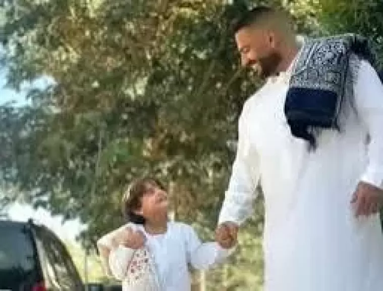 ” يارب بحق هذه  الأيام المباركة أشفي أدم ” محمد ثروت يدعم  تامر حسنى في أزمة نجله الصحية