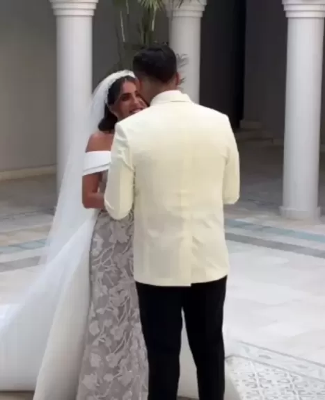 بأطلالة ساحرة.. منة عدلي القيعي تطل بالأبيض فى حفل زفافها علي يوسف حشيش
