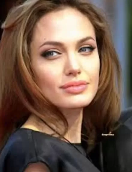 النجمة العالمية أنجلينا جولي تلجأ للأطباء للحفاظ على شبابها