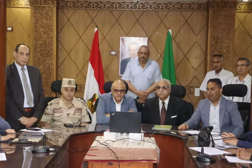 ”عطيه” يتفقد غرفة عمليات لجان الثانوية العامة بمديرية التربية والتعليم.. ويطمئن على سير الامتحانات