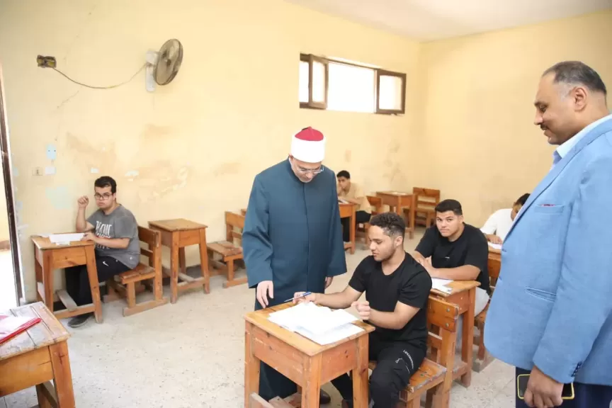 رئيس جامعة الأزهر يتفقد لجان امتحانات الشهادة الثانوية الأزهرية بمدينة نصر